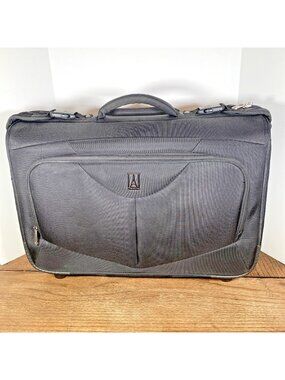 Travelpro Maxlite Lightweight Carry-On Rolling Garment Bag – Black, 22-Inch
